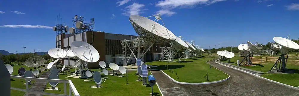 A satellite control earth station