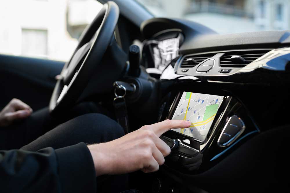 Using car navigation and tracking maps