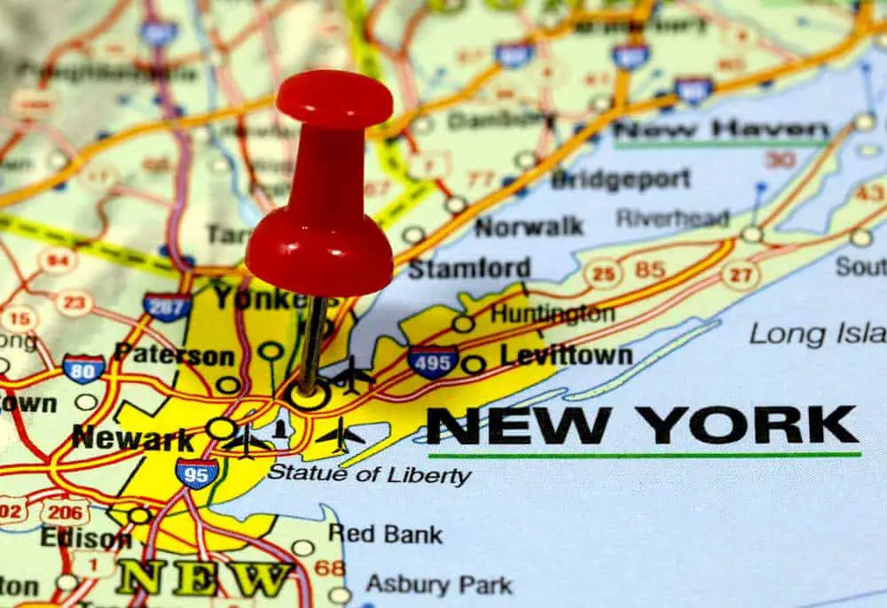 Map with a pinpoint of new york in the USA