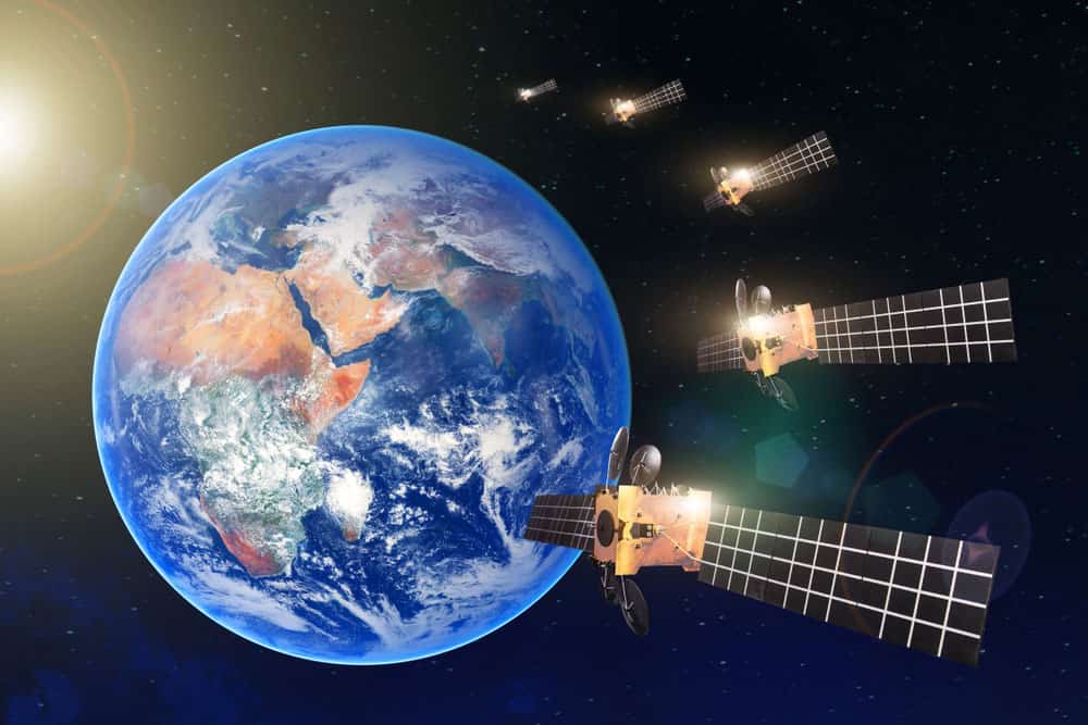 A satellite constellation in geostationary orbit
