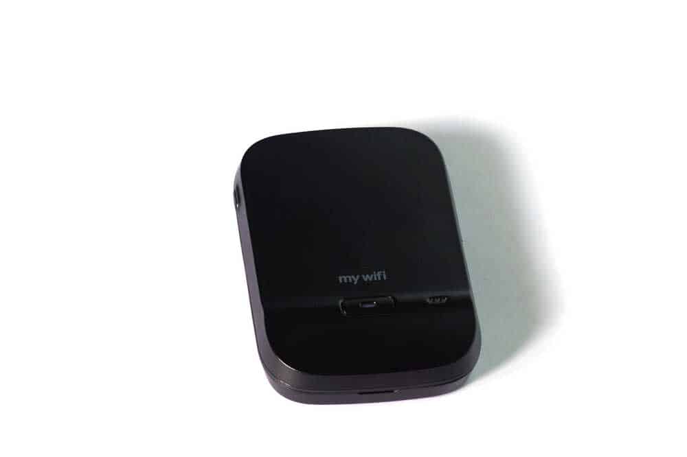 A 4G Wi-Fi hotspot device